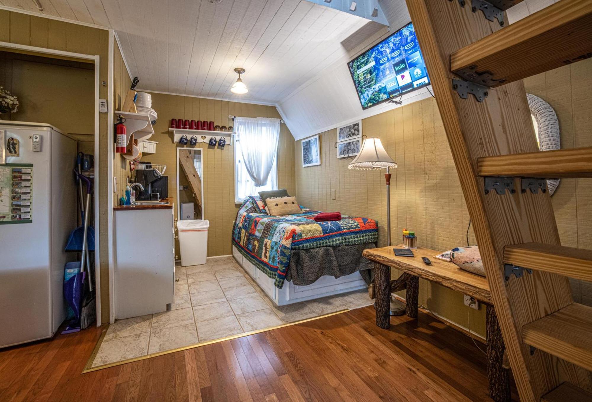 Bear Creek Lodge And Cabins In Helen Ga - Pet Friendly, River On Property, Walking Distance To Downtown Helen Exteriér fotografie