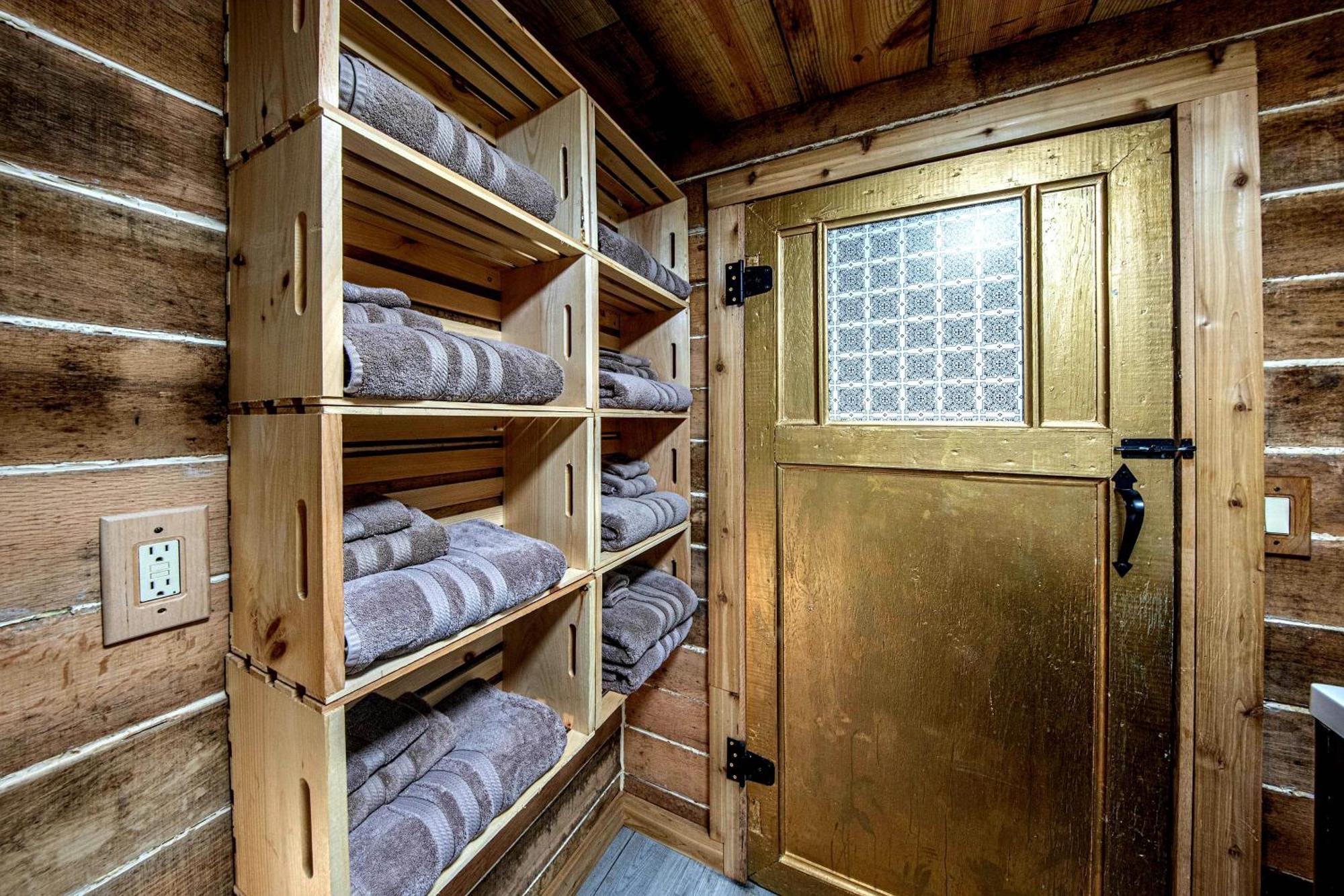 Bear Creek Lodge And Cabins In Helen Ga - Pet Friendly, River On Property, Walking Distance To Downtown Helen Exteriér fotografie